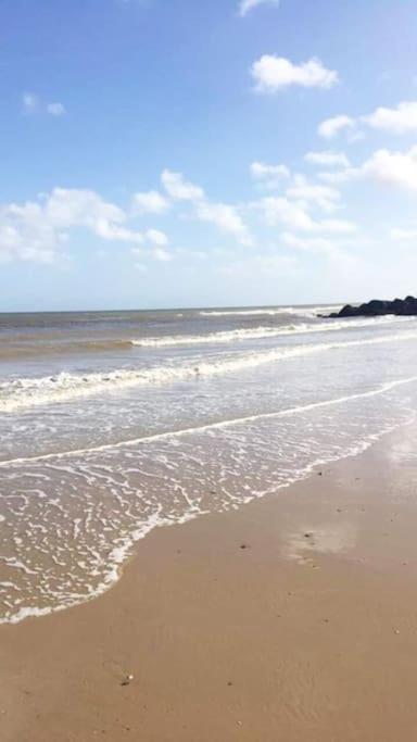 Beautifully Appointed 2 Storey Chalet With Access To Outdoor Swimming Pool - 5 Minute Stroll To Miles Of Sandy Beach - Near To The Norfolk Broads & Great Yarmouth Scratby Exterior foto